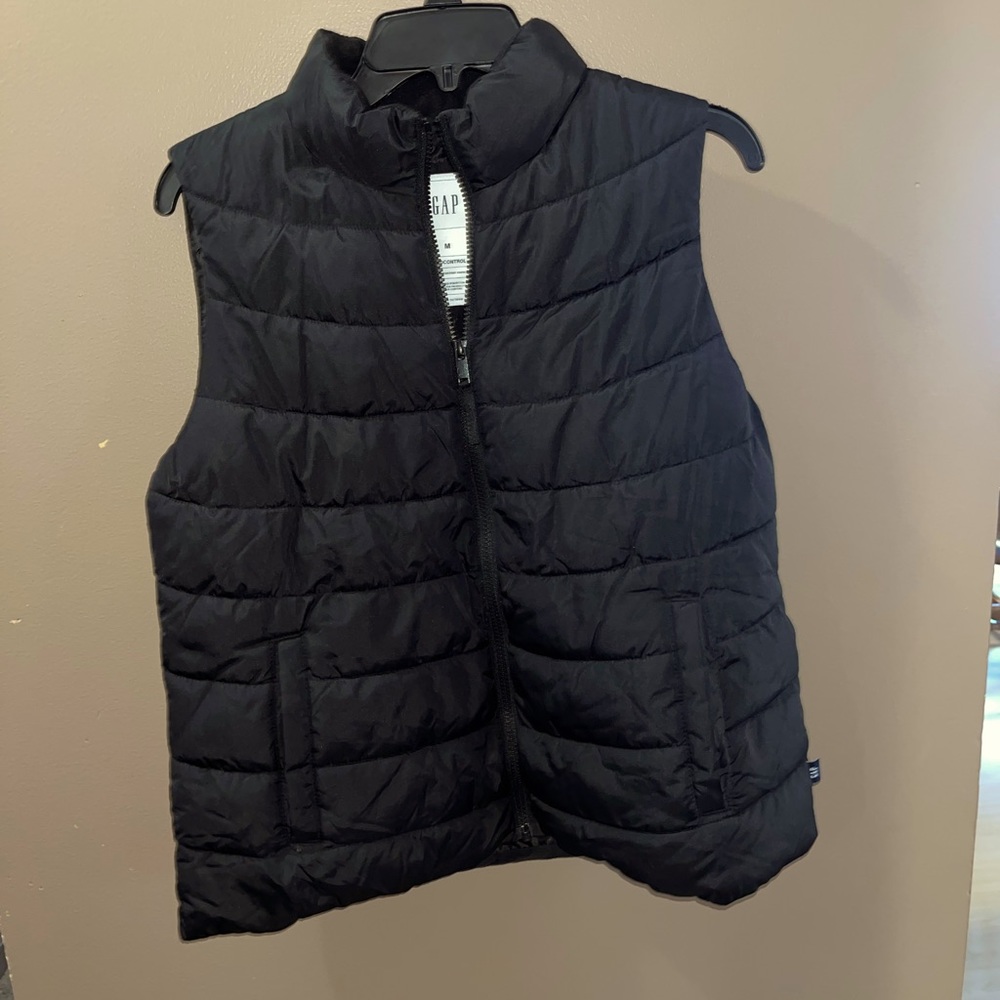 GAP womens puffer vest